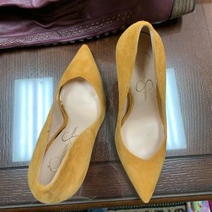 Jessica Simpson size 7